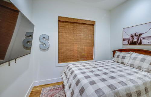 Waterfront Terry Home with 3 Decks and Hot Tub! - Foto 24