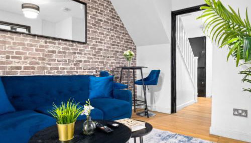 Spacious 5 Bedroom & 5 Bathrooms House - Garden - Parking - Netflix 376MW - Foto 1