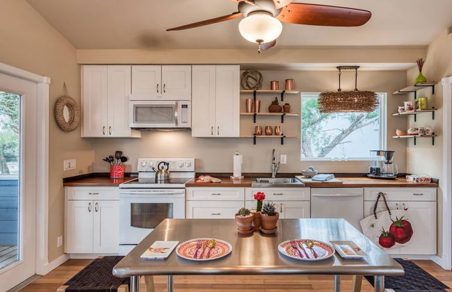 Bayside Bohemia - Photo 5