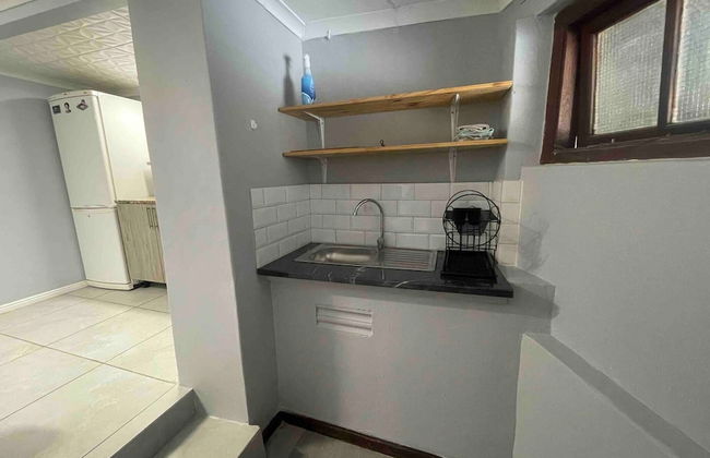 Lavish Camps Bay Pool Side Apartment - Photo 18