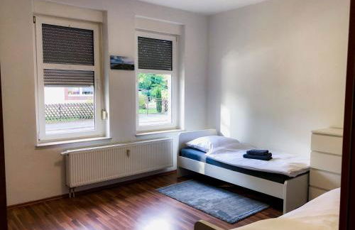 Preiswerte Apartments für Monteure, WLAN, Smart-TV & kostenfreie Parkplätze - Foto 13