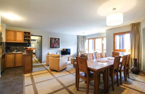 Stunning 3-bedroom apartment with mountain views - Foto 70