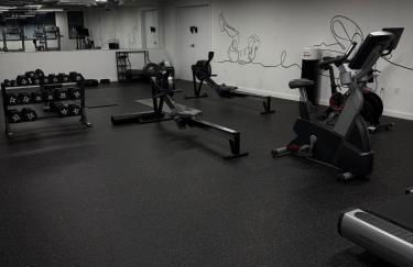 Modern & Spacious 2BR Apartment with Gym & Parking - Foto 8