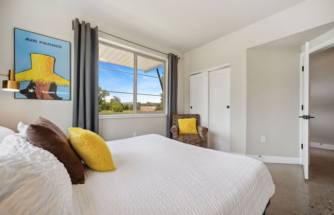 Swanky Townhome Near Old Town, Breweries and River - Foto 5