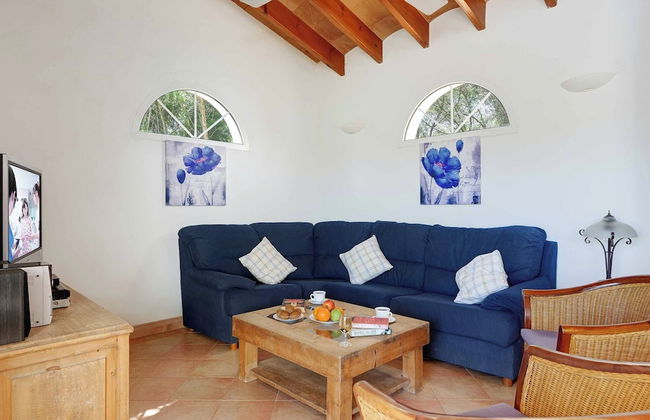 Villa Karina - Photo 1