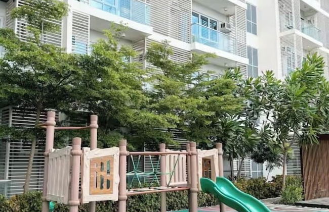 S & E condo with Panoramic view - Photo 30