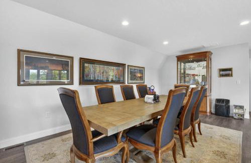 Family Mountain Escape w Private Suite Modern Comforts - Foto 20