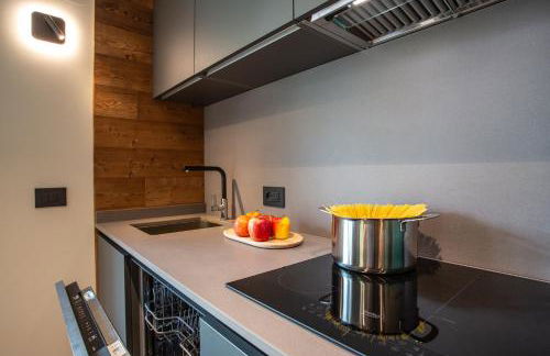 FLORA ALPINA EXPERIENCE - "Ski-to-Door" Brand New Chalet Apartments with Indoor Garage and Mountain View - Foto 47