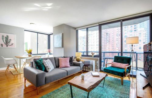 1BR nr Times Sq w Indoor rooftop Gym NYC-141 - Foto 1