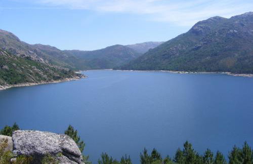 Casa à Beira da Água Gerês - Foto 18