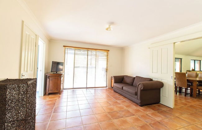 Relax and Unwind at Heavenly Hideaway - Photo 7