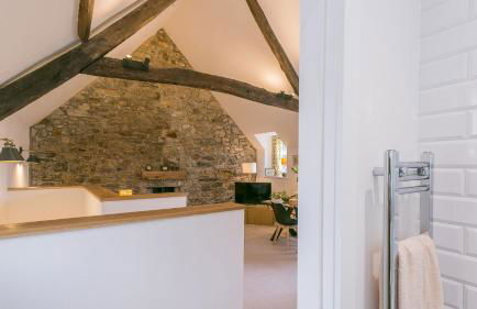 Custom Mews - Photo 24