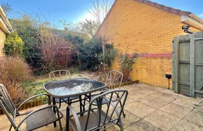 Rushden - 5 Beds Modern Home, Free Private Parking, TV, Garden - Foto 5