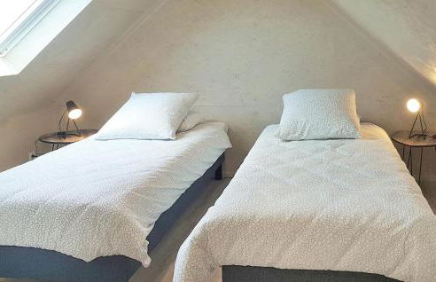 Lovely Home In Guisseny - Photo 28