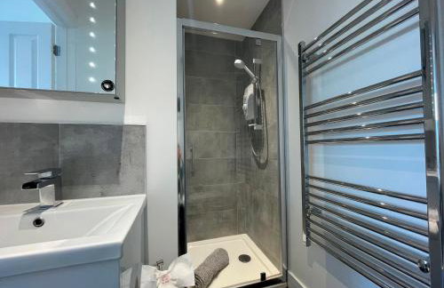 Stunning Penthouse in Penzance "Amazing Sea Views" - Photo 15