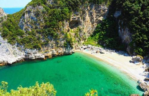 The Yacht House - Photo 23