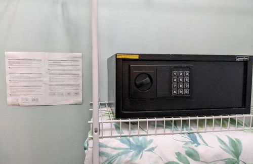 Cozy Home in Central Morehead 5min from the Beach - Foto 15