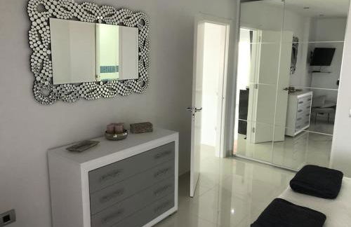 Apartamento con impresionantes vistas y piscina - Foto 14