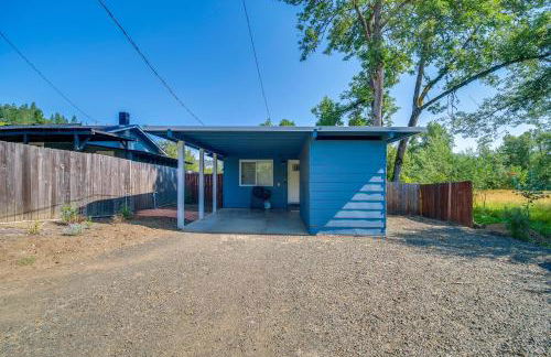 Cozy Roseburg Home with Fire Pit and Gas Grill! - Foto 24