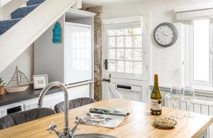 Boatsman's Cottage- sleeps 4- Garage- Mousehole - Photo 9