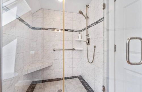 Gorgeous Home 1 mile to Beach and near Cape Cod Bikepath - Foto 37