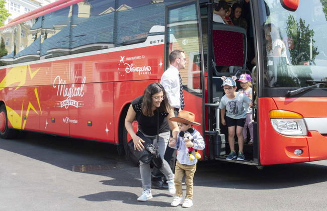 Autobús entre los aeropuertos de Orly o Charles de Gaulle y Disneyland® París - Foto 5