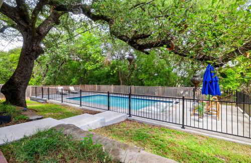 San Marcos 5BR Retreat with Pool Near TXST - Foto 47