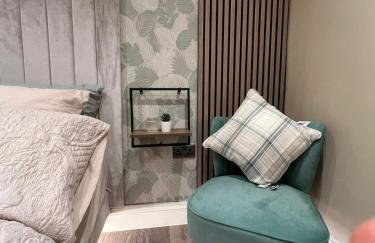 2 bedroom self catering detached outhouse with garden area - Photo 33