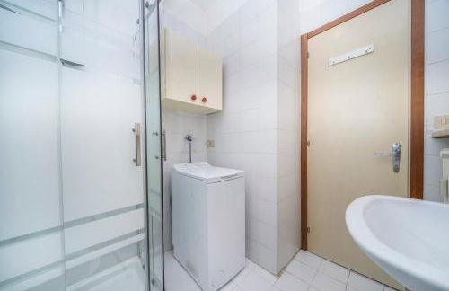 GuestHost - Zia Dina APT - with Balcony - Foto 13