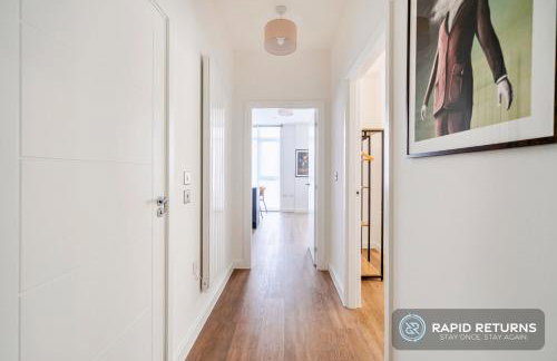 BRAND NEW! Modern & Spacious Serviced Apartments With FREE Parking & Gym by Rapid Returns - Professional Host - Foto 29