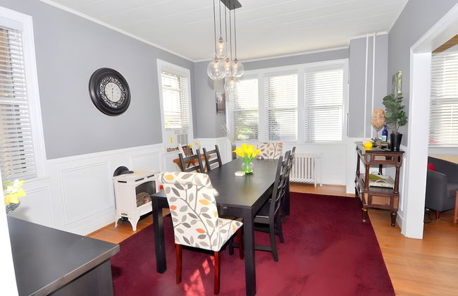 Aunt Beas Bungalow - Right in Town! - Foto 10