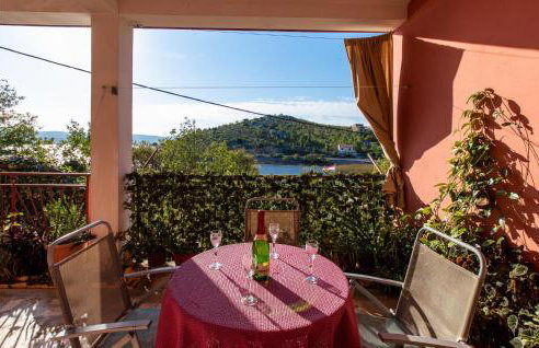 3 Bedroom Stunning Home In Modric - Photo 1