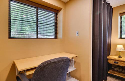 Secluded Cabin, Jacuzzi, Pool Table, King Bed & Fire Pit - Photo 23