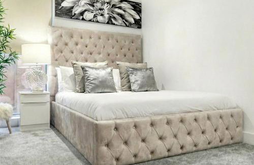 Spacious 2-Bedroom Apartment near Canary Wharf - London Ideal for Business, Leisure & Long Stays - Foto 18