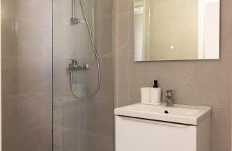 Elegant air-conditioned apartment with separate bedroom - Foto 15
