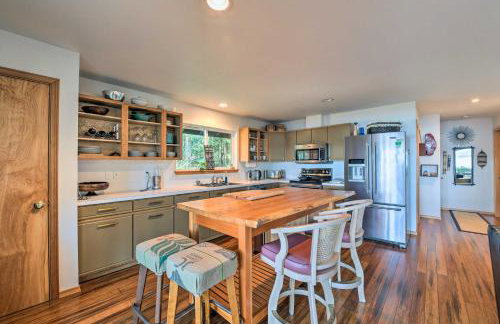 Mid-Century Cabin with Deck and Puget Sound Vistas! - Foto 9