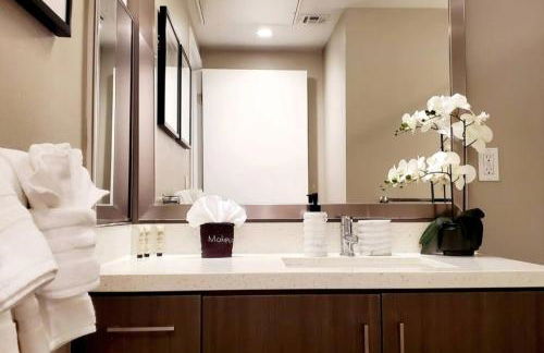 Spacious 2 bed 2 bath, Pool, Hottub, Wifi, 24 hr Fitness, Parking - Foto 19