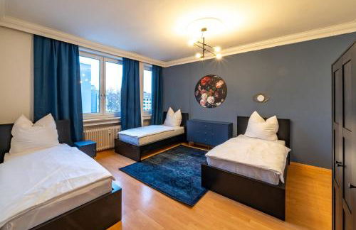 Aufzug Balkon 75m2 Zentral - Foto 3