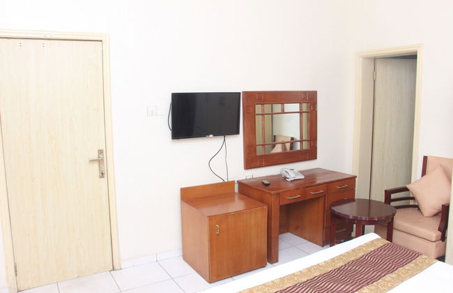 Barcelona Apartment - Photo 4