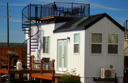 NEW Nook Tiny Home with Deck Firepit Skylights - Foto 23