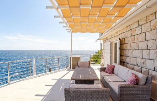 Blue Views Villa with Heated Pool and Jacuzzi - Photo 47