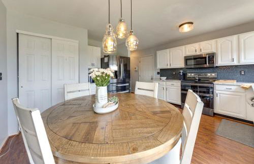 Families Welcome! Spacious OFallon Home with Yard - Foto 10