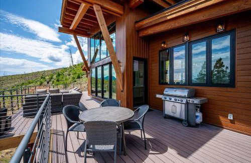 Hot Tub and Scenic Views at The Bailey Lodge - Foto 14