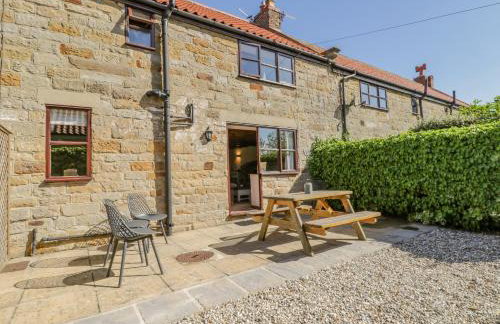 Danby Cottage - Photo 2