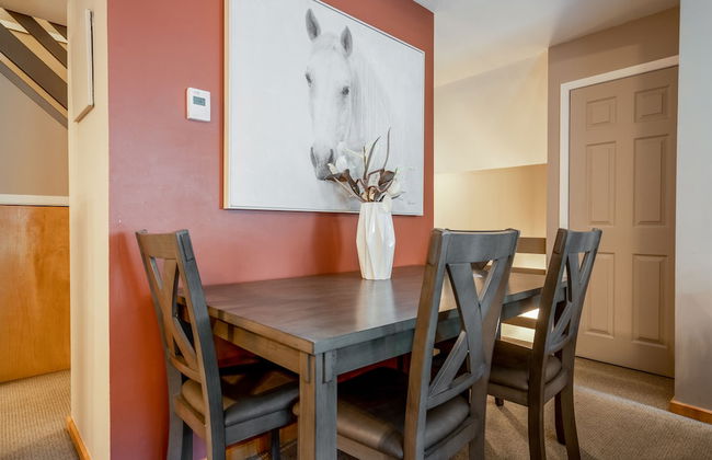 CENTRALLY Located 3-Br Home | TRUE Ski In/Out | FREE access to Pools & Hot Tubs - Foto 10