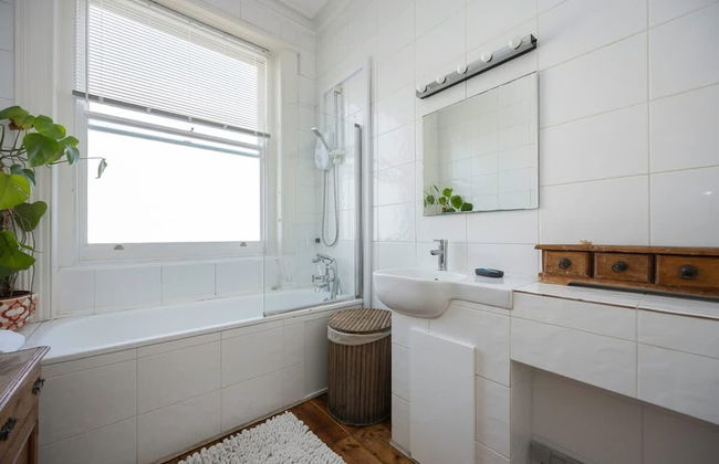 Host Stay St Aubyns Coastal Retreat - Photo 6