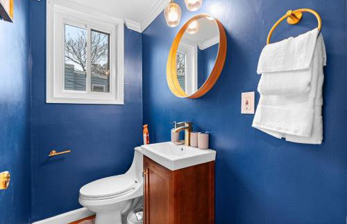 Modern 4BR Getaway 3 Min to OldTown Walk to Metro - Foto 22