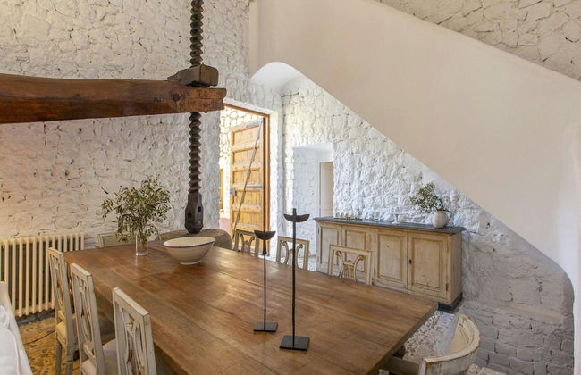 Stunning Farmhouse With Private Pool - Photo 31