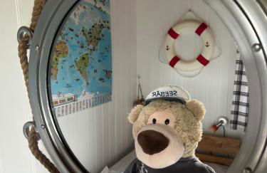 Urlaub beim Käptn! Freistehendes Premium Nordsee-Ferienhaus mit Fahrrädern, Stellplatz und Garten, 150m zur Nordsee - Foto 2