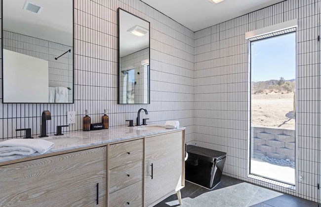 Luxe Modern Escape w/ Pool, Hottub, Firepit, Desert View Obsidian by Avantstay - Foto 27